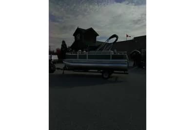 Sun Tracker Bass Buggy 18 DLX 2