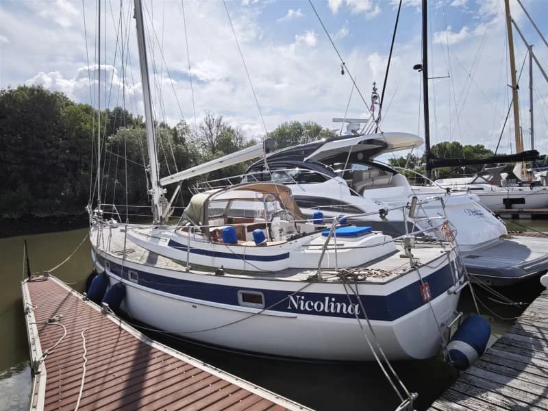 Hallberg Rassy 38