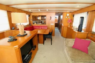 1990 Hakvoort Motor Yacht 2