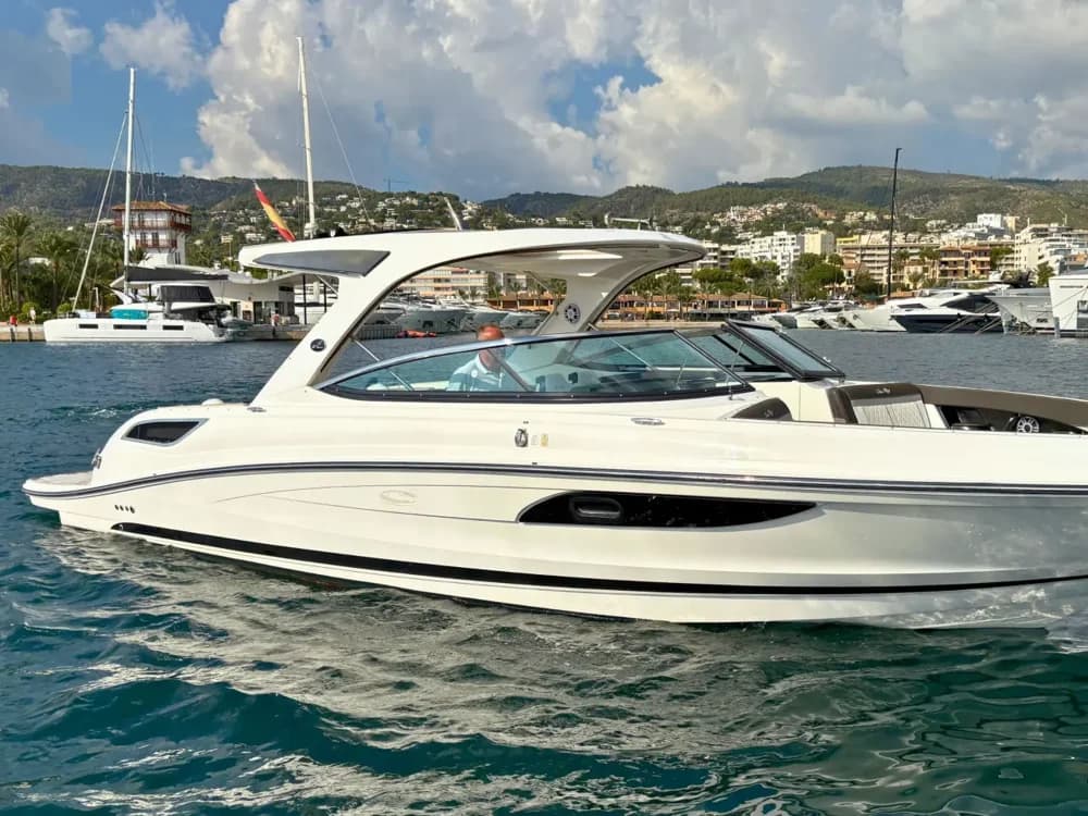 2017 Sea Ray SLX 350 Boat for Sale in Portals Nous