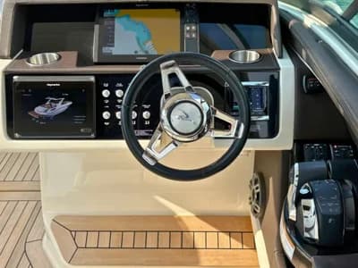 2017 Sea Ray SLX 350 Boat for Sale in Portals Nous 3