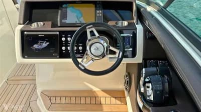 Sea Ray SLX 350 3