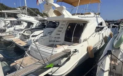 Sealine F42.5 2