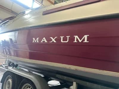 Maxum 2300SC 2