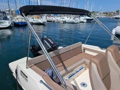 Quicksilver Activ 755 Sundeck 2