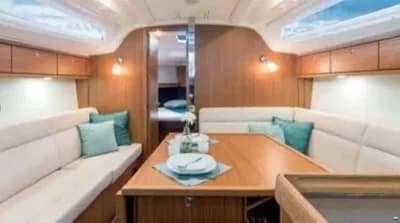 Bavaria 37 Cruiser A/C 3