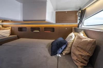 2022 Beneteau Antares 11 OB 4