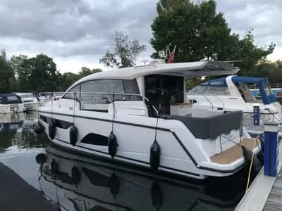 Sealine C330 3