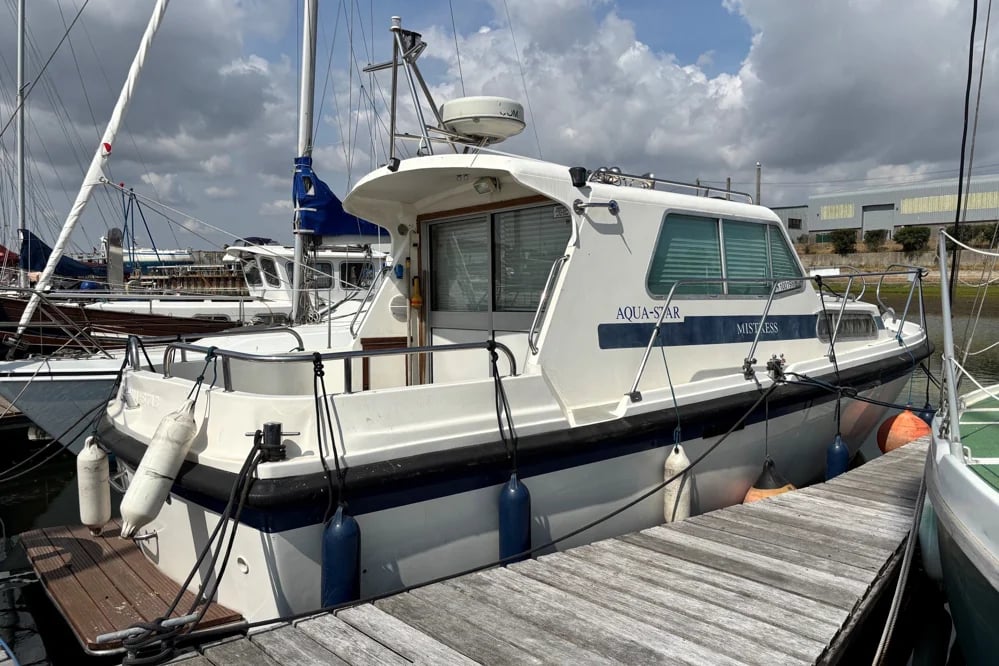 1993 Aquastar Pacesetter 27 Mk II | 29 ft 2