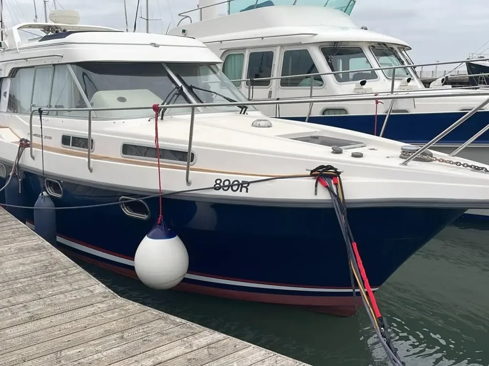 1997 Nimbus 310 Coupe Boat for Sale in Lowestoft 2