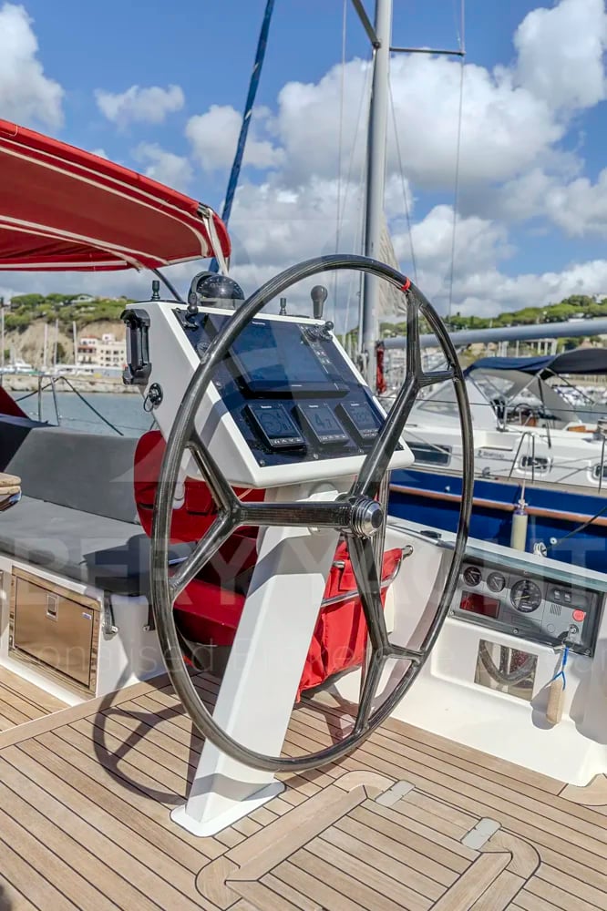 2010 Hanse 630e Boat for Sale in Barcelona 3