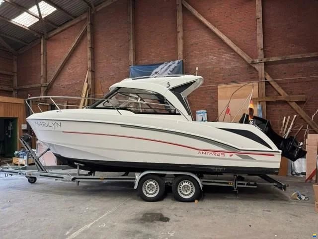 Beneteau Antares 7 OB 2