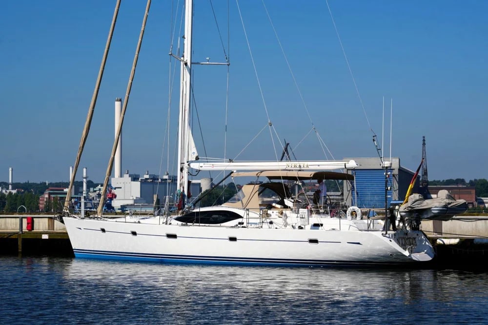 2011 Oyster 575 2