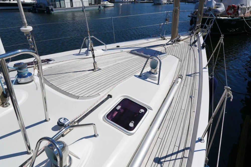 2011 Oyster 575 4