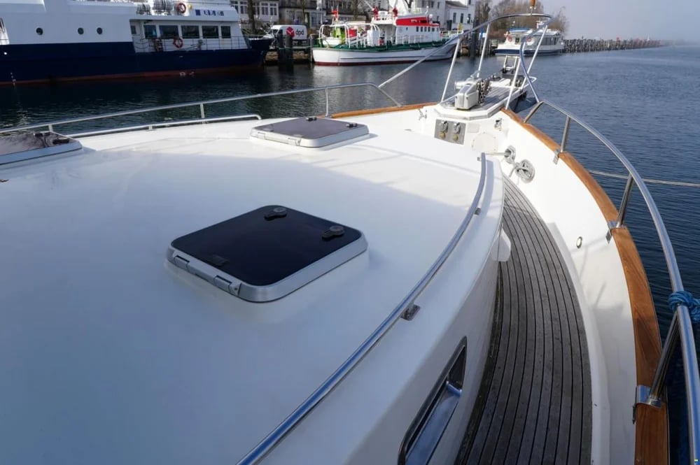 Grand Banks 46 Motor Yacht 3