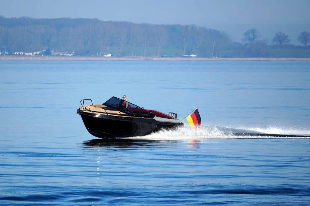 1978 Coronet 22 DC | 23 ft