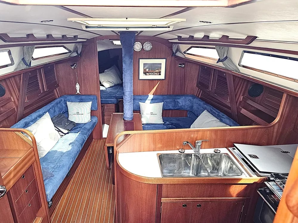2006 Maxi 1100 Boat for Sale in Bangor 2
