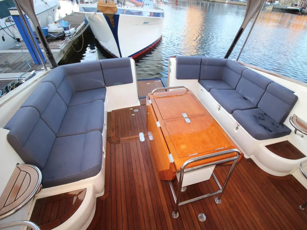 2009 Oyster OM43 Boat for Sale in Ipswich 2