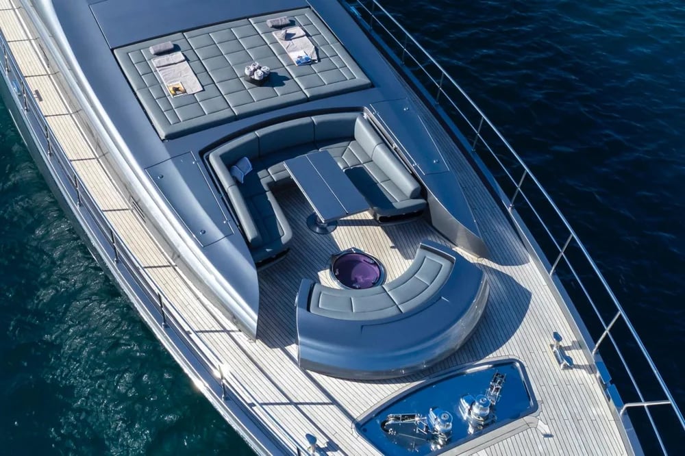 2018 Pershing 108 | 108.9 ft 3
