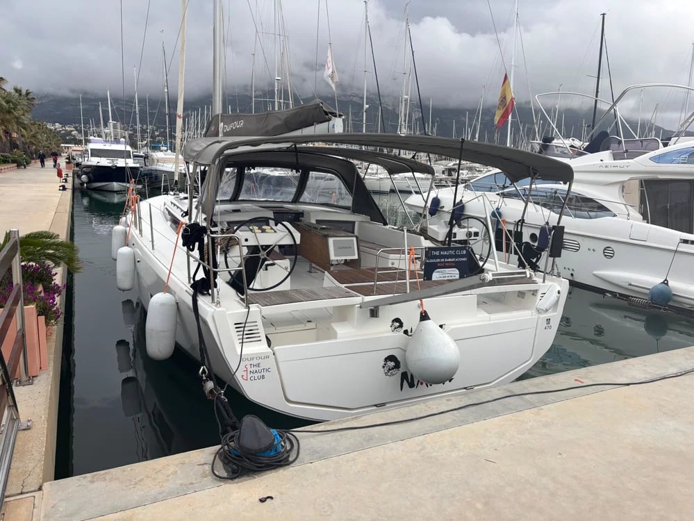 Dufour 470