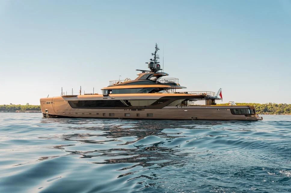 2025 Admiral Custom | 55m 2