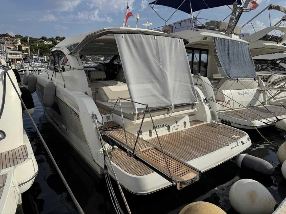 2017 Jeanneau Leader 36 | 12m