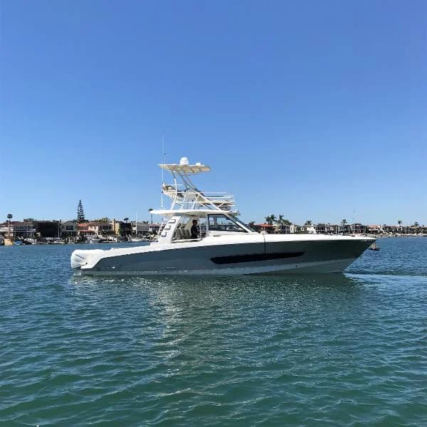 2018 Boston Whaler 420 Outrage