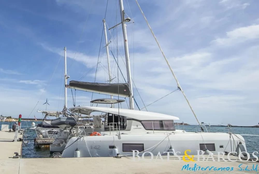 Lagoon 42