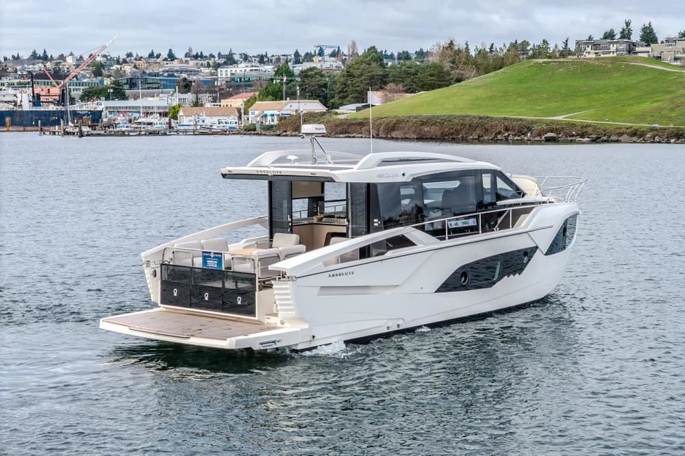 2026 Absolute 48 Coupe | 48 ft