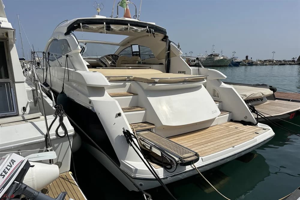 2010 Sessa Marine C43 | 43.3 ft
