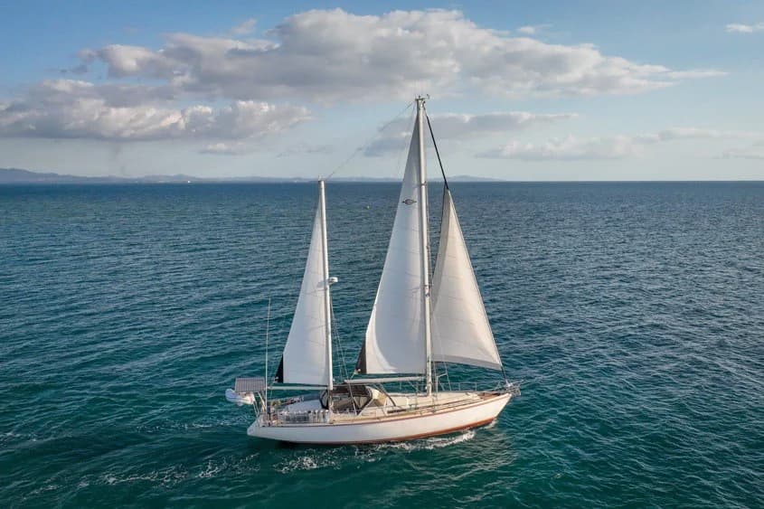 2003 Amel Super Maramu 2000 Redline Edition | 52.5 ft