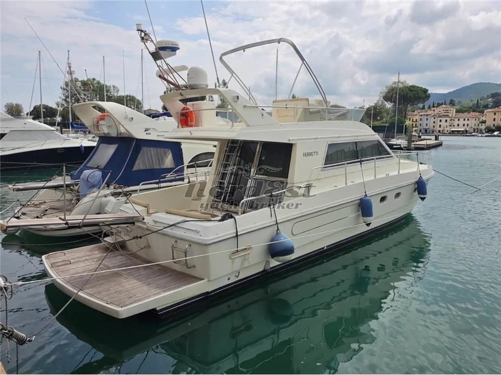 Ferretti - 39