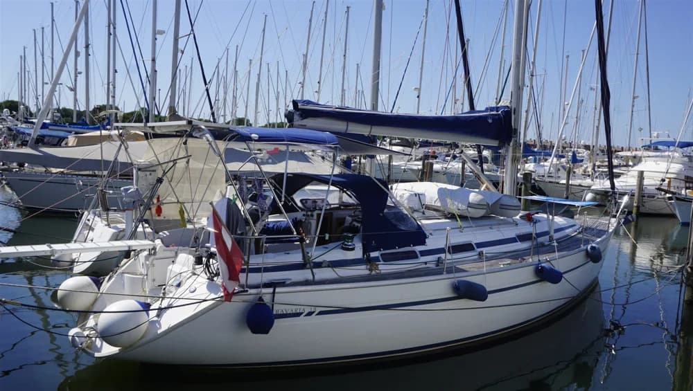 2002 Bavaria 38