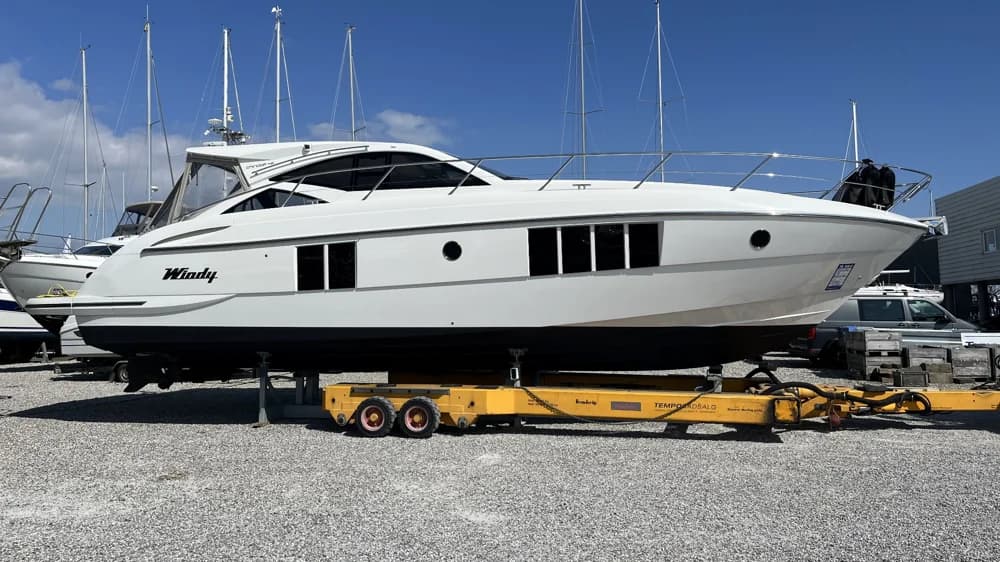 2020 Windy 46 Chinook