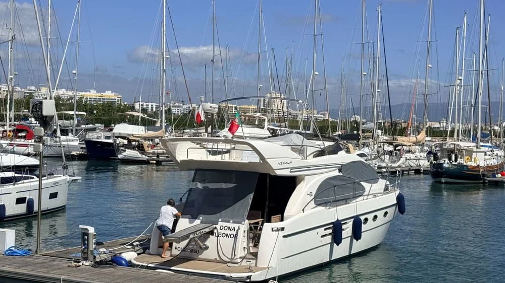 Azimut 46