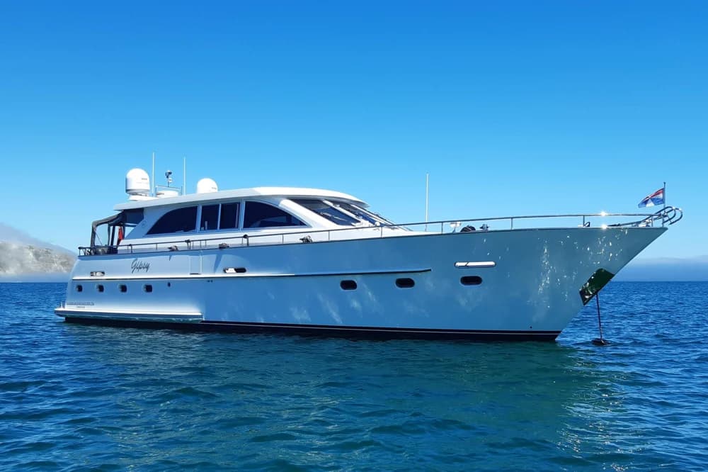 2011 Van den Hoven 1700 Executive | 17m