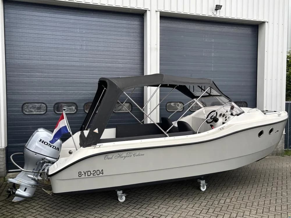 Oud Huijzer 630 Cabin