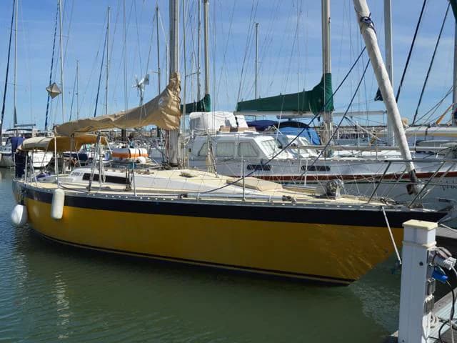 1982 Oyster 37 | 11m