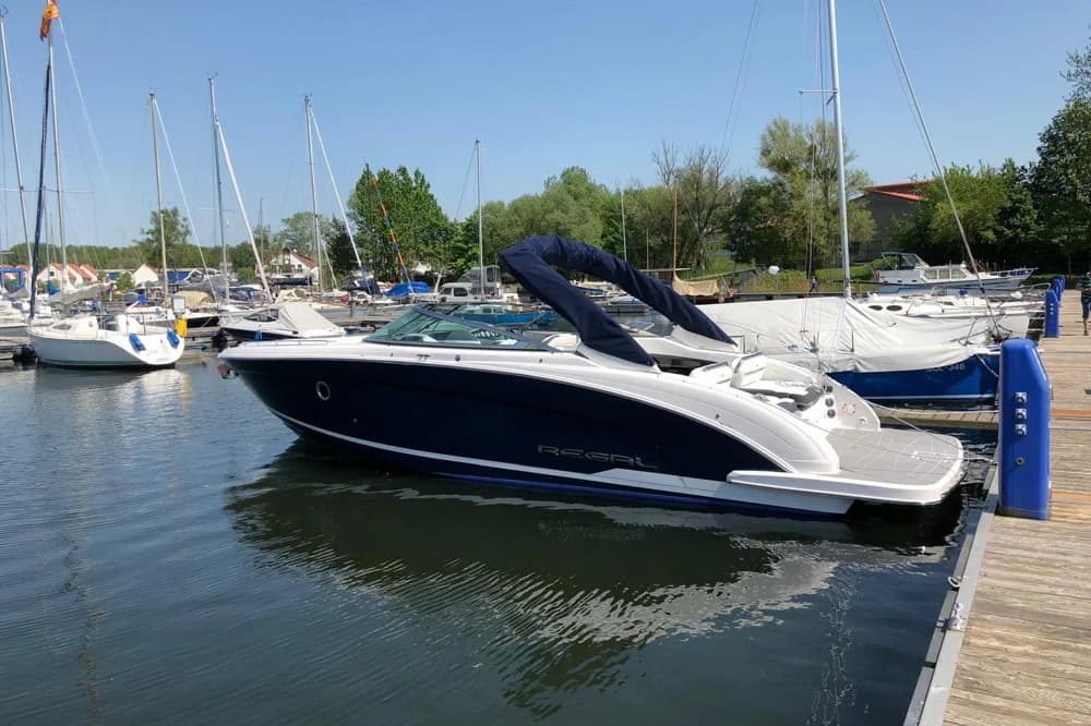 2016 Regal 3200 Bowrider | 10m