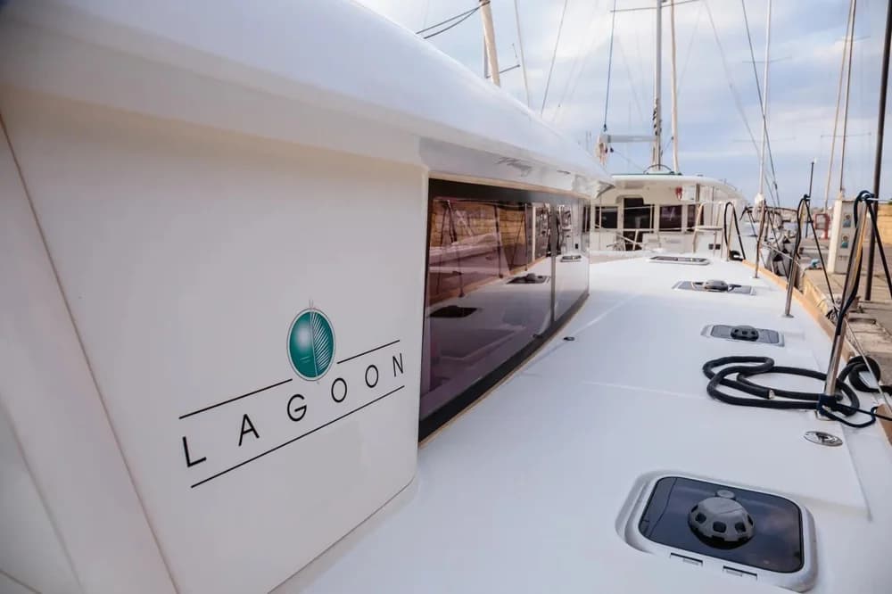 2016 Lagoon 400 S2 | 12m