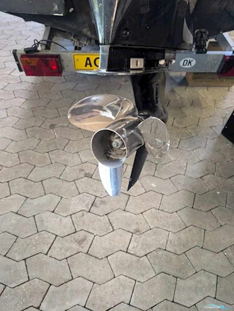 Askeladen 535 Invader