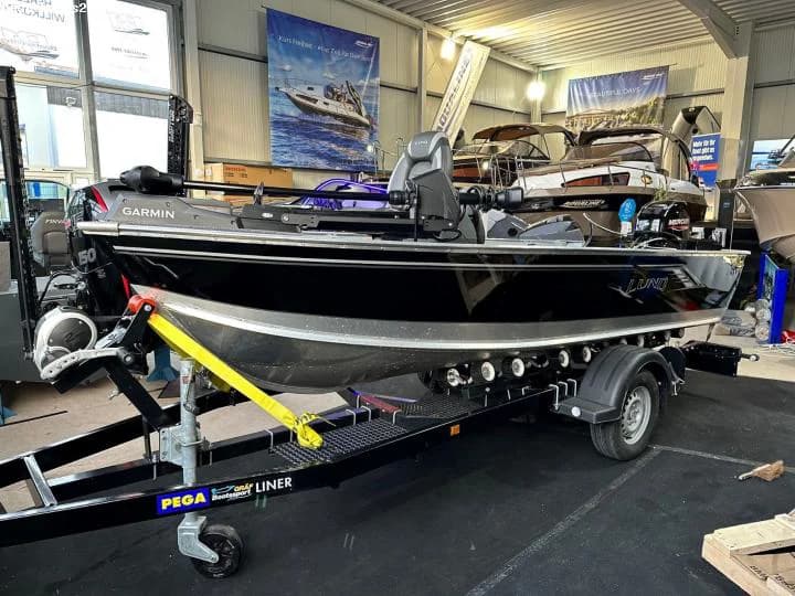 LUND FURY 1400 SS