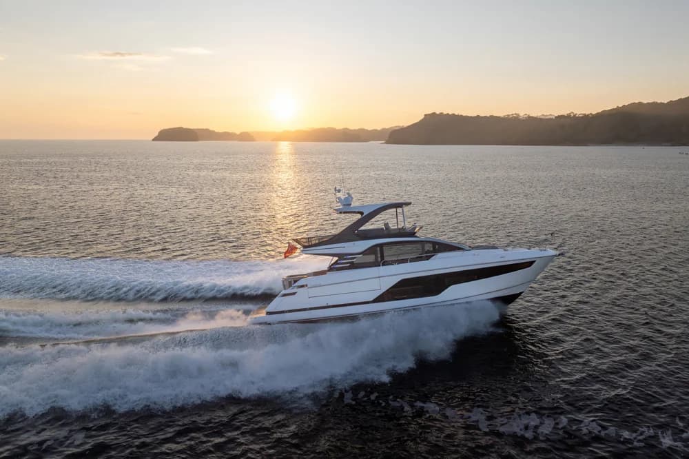 2027 Fairline Squadron 58 | 59.0 ft