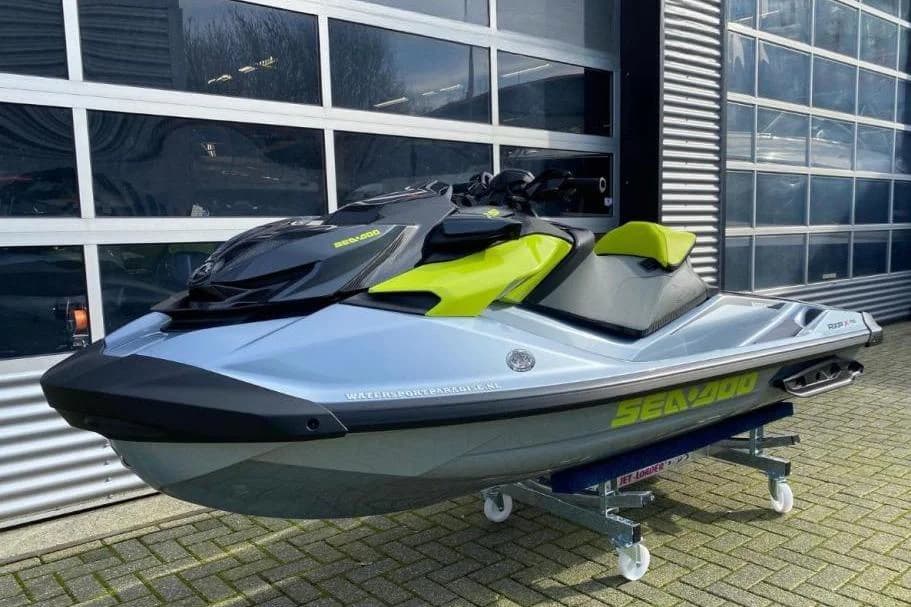 Sea-Doo RXP-X 325