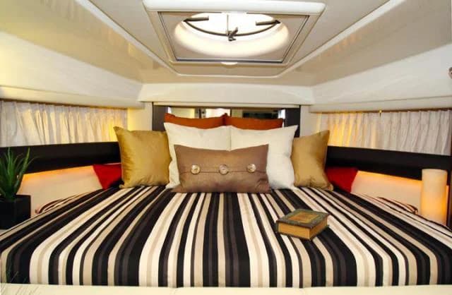 Monterey 320 Sport Yacht