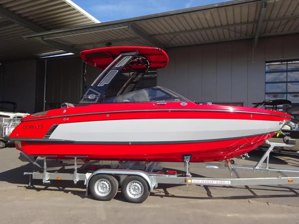 Cobalt R4 Surf