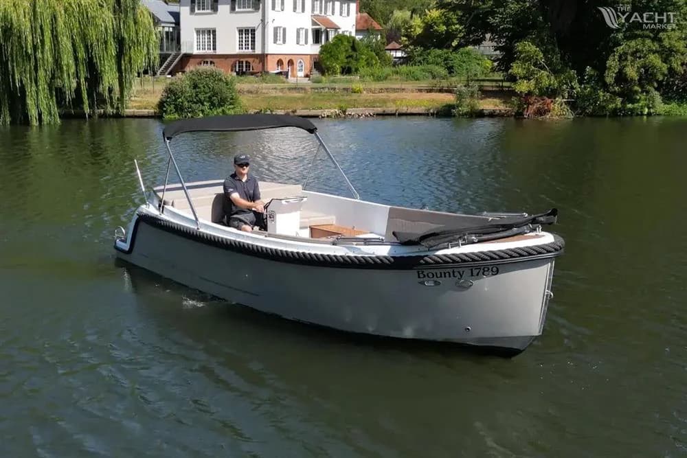 Corsiva 650 Tender