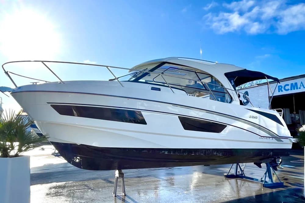 Beneteau Antares 9 OB