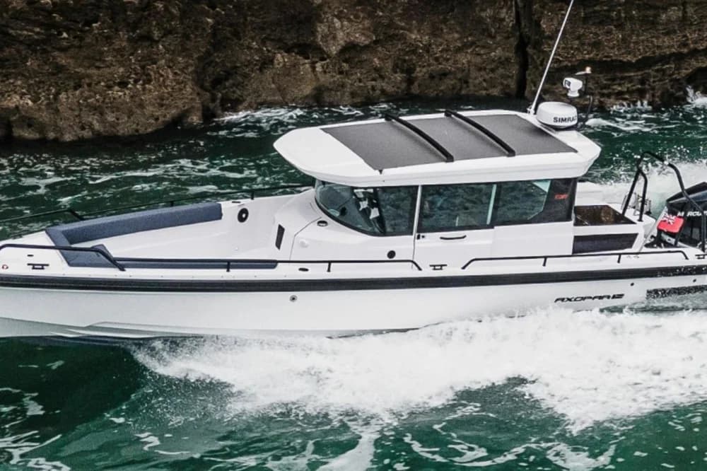 Axopar 28 Cabin