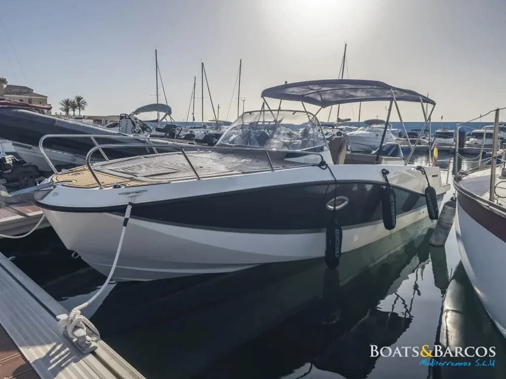 Quicksilver Activ 755 Sundeck